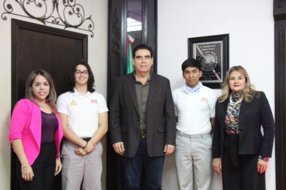 Se reúne Abraham ¨El Cubano¨ Mier con estudiantes de Cobach participantes de olimpiadas nacionales de Biología y Química