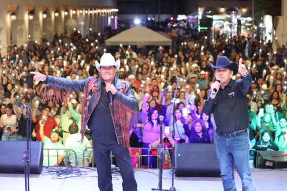 Todo un éxito el primer día del escenario principal de Pueblo Viejo