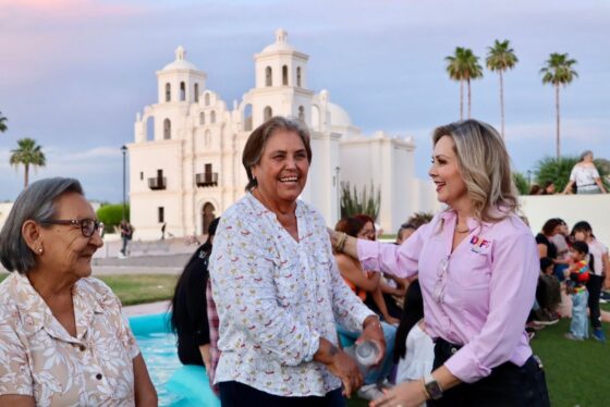 Más de 700 mamás celebran su día en gran festejo organizado por DIF Caborca.