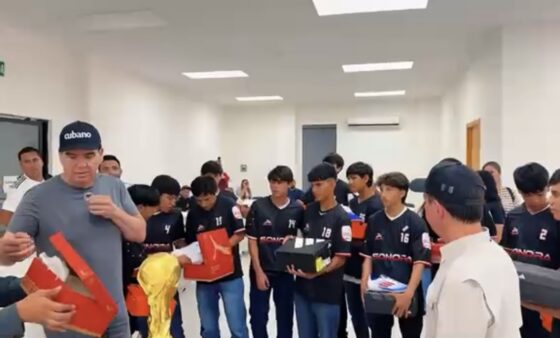 Celebra “El Cubano” campeonato estatal junto a la selección de fútbol U12.