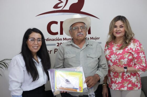 Entregan útiles escolares, ropa y calzado a familias en situación de vulnerabilidad.